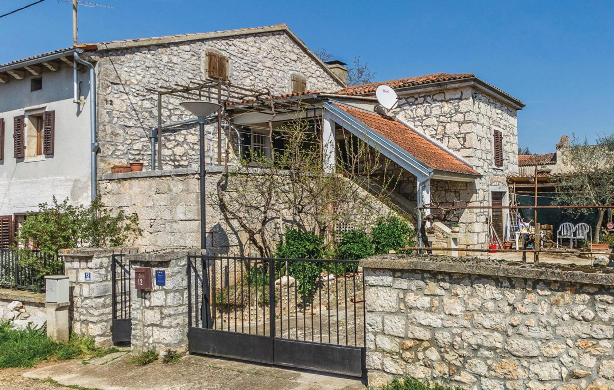 Cozy Apartment In Vrsar With Kitchen Dış mekan fotoğraf