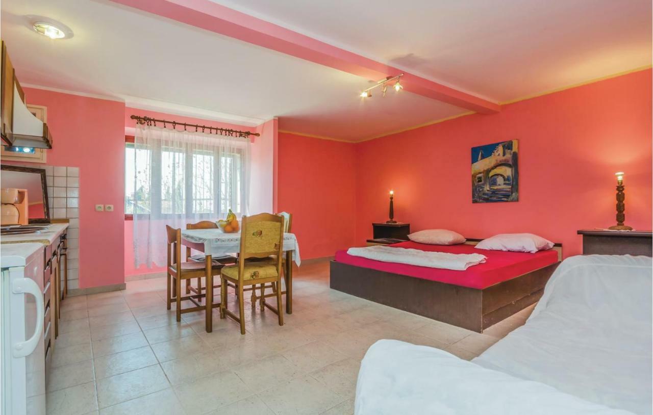 Cozy Apartment In Vrsar With Kitchen Dış mekan fotoğraf