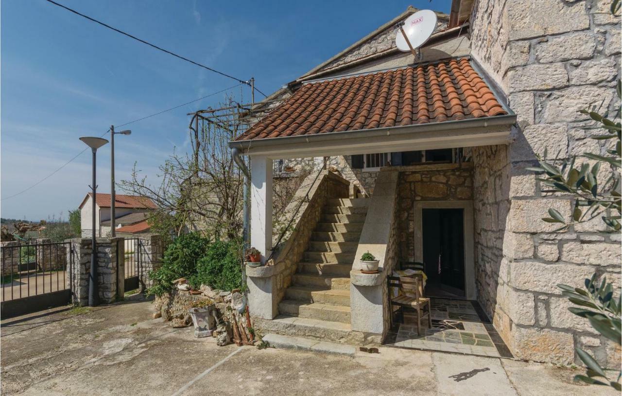 Cozy Apartment In Vrsar With Kitchen Dış mekan fotoğraf